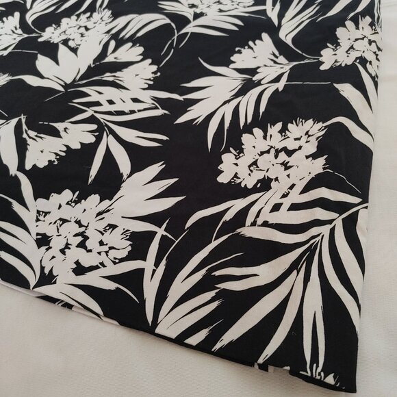 LADIES XXL STRETCH ATHLETIC, WORK, TRAVEL SKORT - Picture 3 of 5